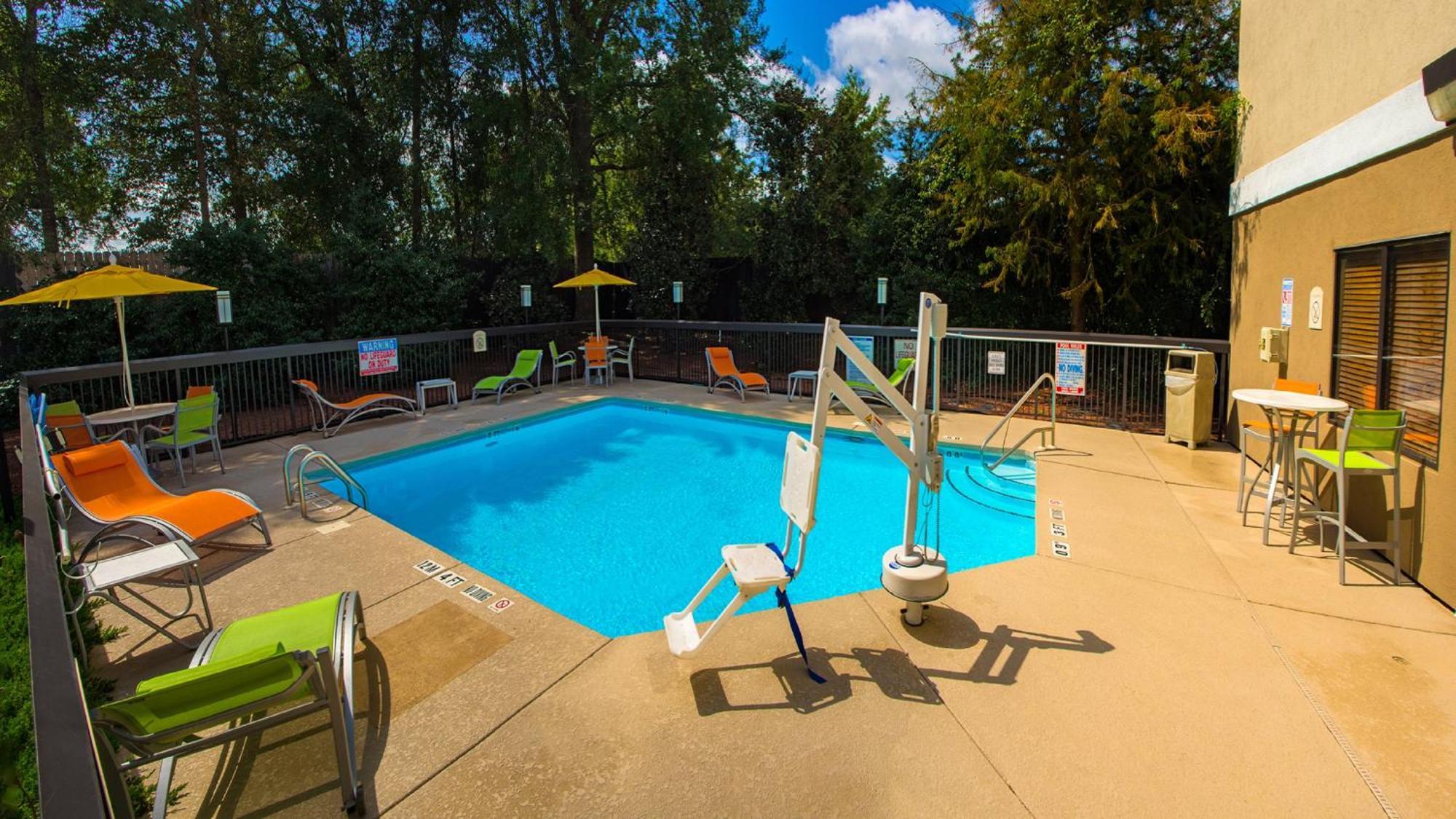 Holiday Inn Express Hotel & Suites Kinston By Ihg Экстерьер фото