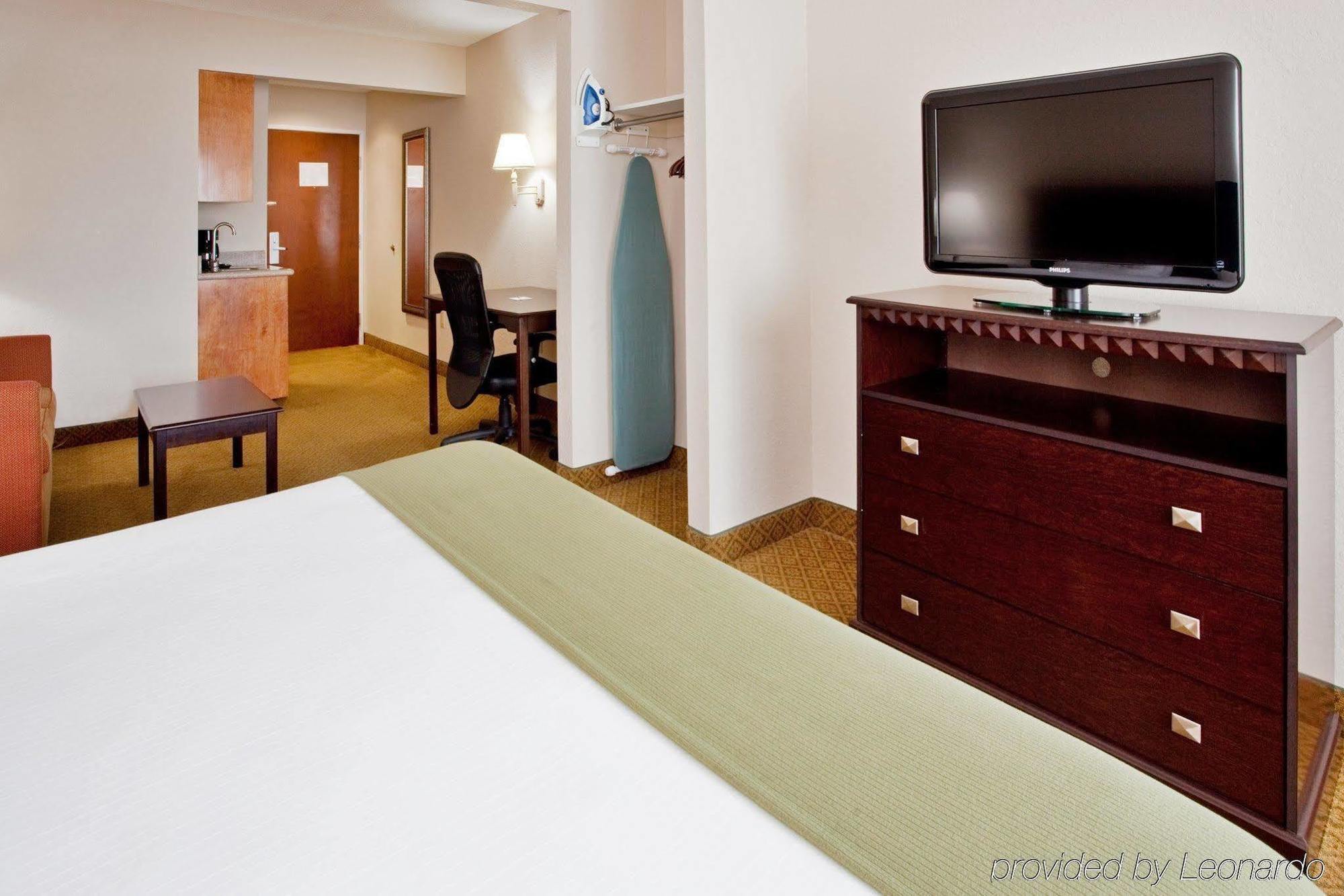 Holiday Inn Express Hotel & Suites Kinston By Ihg Номер фото